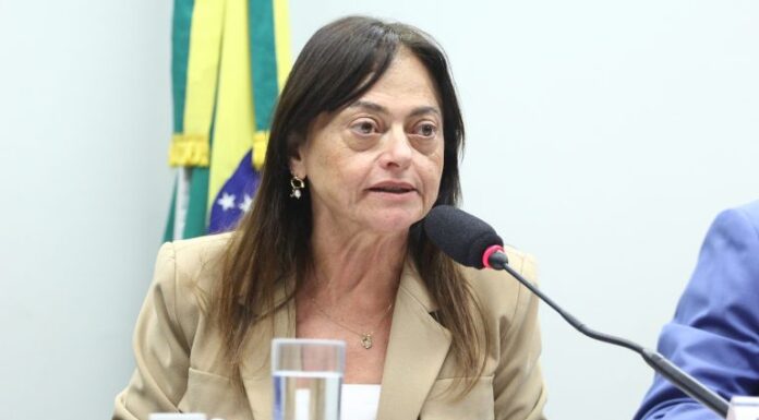 Comissão aprova uso de nome religioso em órgãos públicos federais Comissão aprova uso de nome religioso em órgãos públicos federais