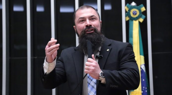 Comissão aprova uso do FGTS para compra de armas de fogo e munições para defesa pessoal Comissão aprova uso do FGTS para compra de armas de fogo e munições para defesa pessoal
