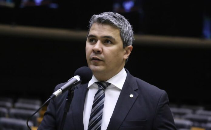 Comissão aprova vaga preferencial de estacionamento para pessoas com autismo