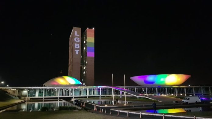 Comissão de Direitos Humanos cancela reunião sobre relatório a respeito de formas de amar
