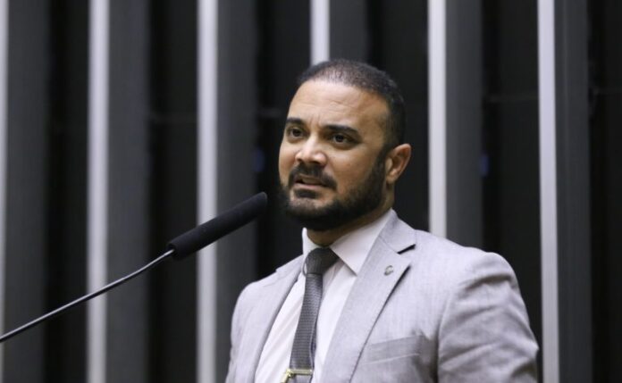 Comissão de Educação aprova garantia de vagas para irmãos na mesma escola