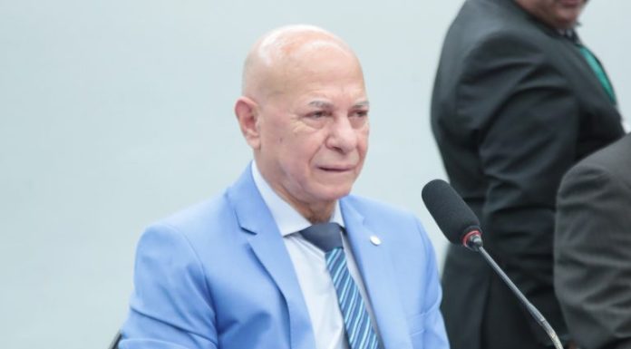 Comissão de Educação aprova projeto que prorroga bolsas de pesquisa para pais estudantes Comissão de Educação aprova projeto que prorroga bolsas de pesquisa para pais estudantes