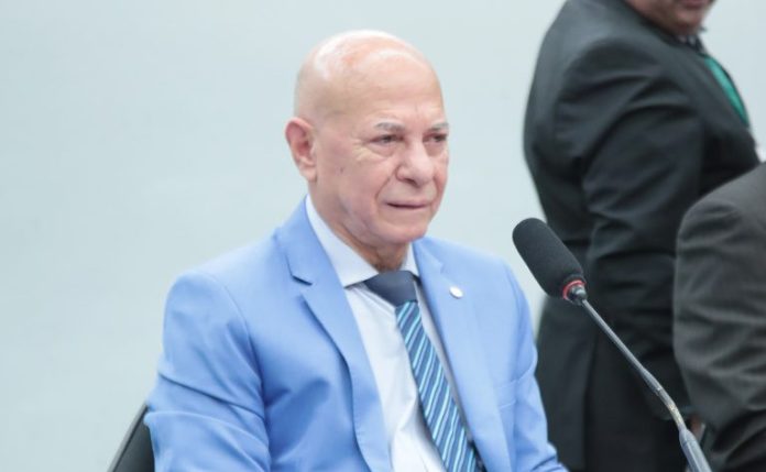 Comissão de Educação aprova projeto que prorroga bolsas de pesquisa para pais estudantes Comissão de Educação aprova projeto que prorroga bolsas de pesquisa para pais estudantes