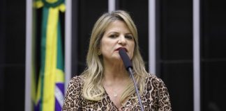 Comissão de Trabalho aprova piso salarial para advogado da iniciativa privada Comissão de Trabalho aprova piso salarial para advogado da iniciativa privada