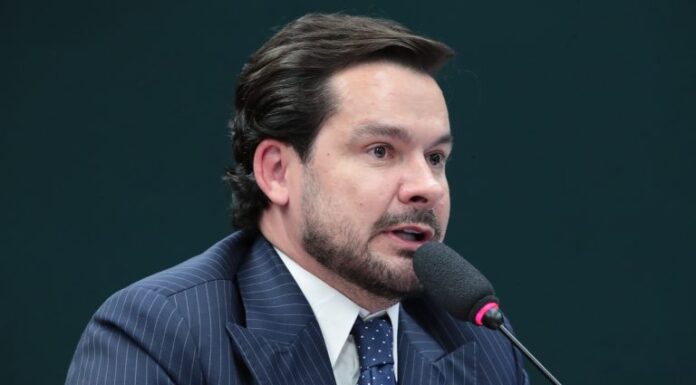 Comissão debate atuação do crime organizado no sistema financeiro e no setor de combustíveis Comissão debate atuação do crime organizado no sistema financeiro e no setor de combustíveis