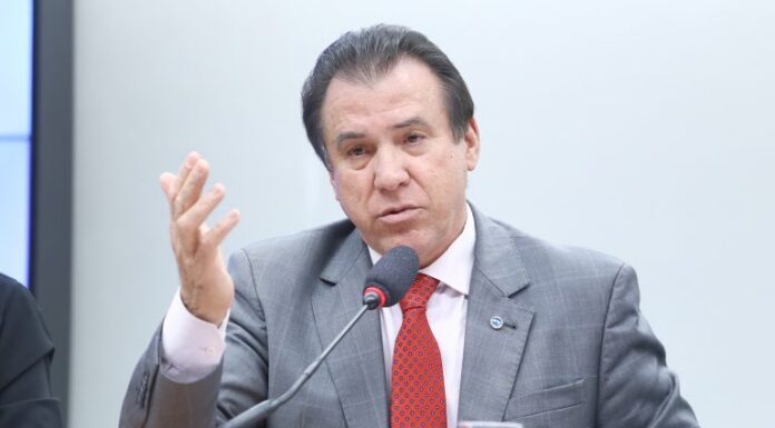 Comissão debate com ministro Luiz Marinho fim da escala 6×1 e redução da jornada de trabalho Comissão debate com ministro Luiz Marinho fim da escala 6x1 e redução da jornada de trabalho
