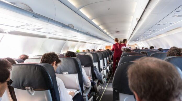 Comissão debate incidentes com passageiros indisciplinados em voos comerciais Comissão debate incidentes com passageiros indisciplinados em voos comerciais