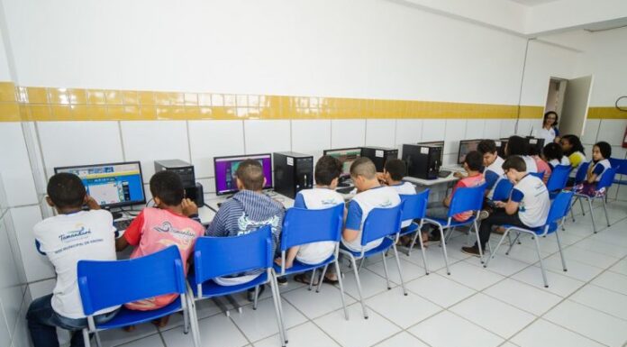 Comissão debate sustentabilidade da conectividade nas escolas Comissão debate sustentabilidade da conectividade nas escolas
