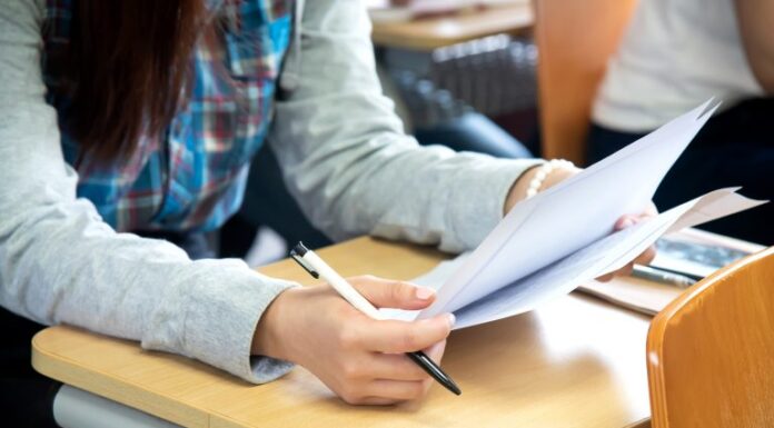 Comissão especial debate estratégias para assegurar aprendizagem e conclusão da educação básica Comissão especial debate estratégias para assegurar aprendizagem e conclusão da educação básica