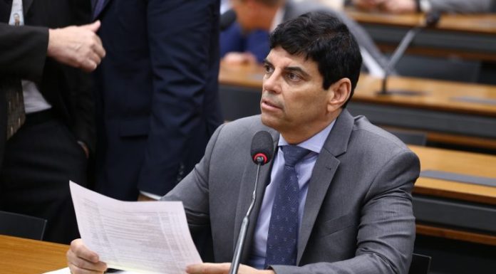 Comissões terão que votar indicações de líderes para emendas orçamentárias Comissões terão que votar indicações de líderes para emendas orçamentárias