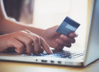 PF faz operação contra venda ilegal de produtos na internet em SP