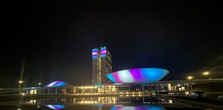 Congresso ganha projeção das cores da bandeira trans nesta quarta-feira Congresso ganha projeção das cores da bandeira trans nesta quarta-feira