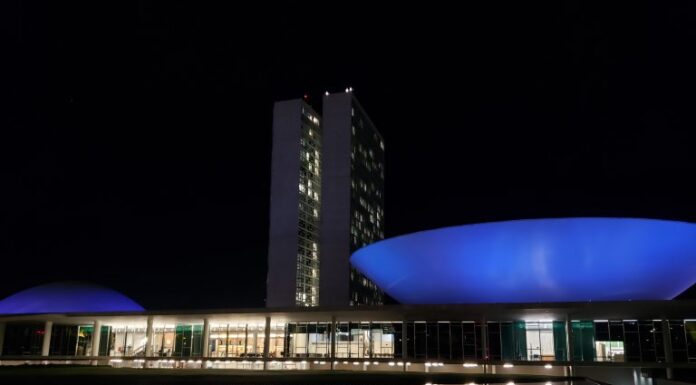 Congresso tem iluminação azul para marcar o Dia Mundial da Hipertensão Pulmonar Congresso tem iluminação azul para marcar o Dia Mundial da Hipertensão Pulmonar