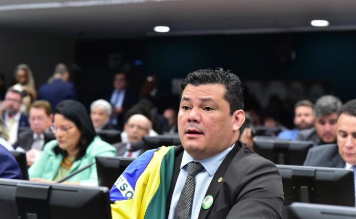 Conselho de Ética analisa processos contra os deputados Gilvan da Federal e André Janones Conselho de Ética analisa processos contra os deputados Gilvan da Federal e André Janones