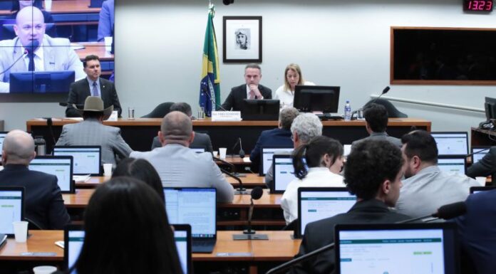 Conselho de Ética vota parecer que pede suspensão do deputado Marcos Pollon Conselho de Ética vota parecer que pede suspensão do deputado Marcos Pollon