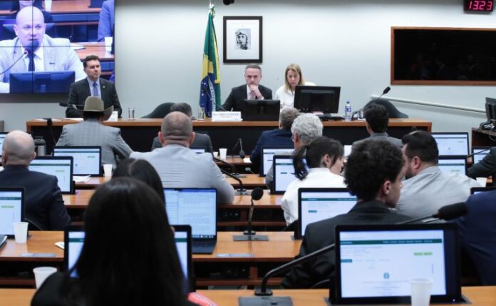Conselho de Ética vota parecer que pede suspensão do deputado Marcos Pollon