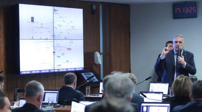 CPMI ouve ex-coordenador de pagamentos do INSS e empresário investigados por desvios CPMI ouve ex-coordenador de pagamentos do INSS e empresário investigados por desvios