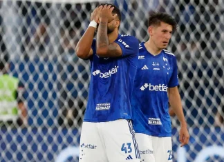 Cruzeiro é vice-campeão sul-americano após levar 3 a 1 do Racing
