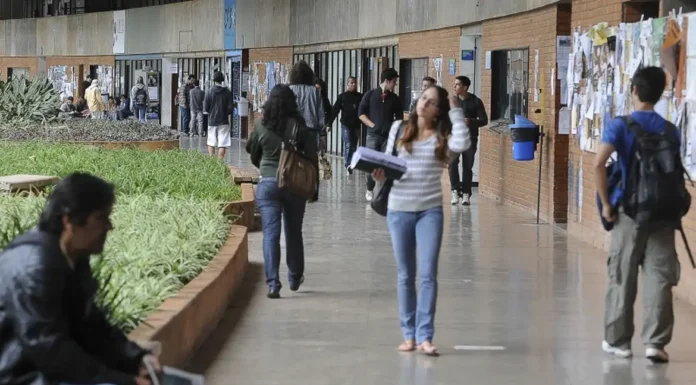 Governo recompõe orçamento para educação e ciência