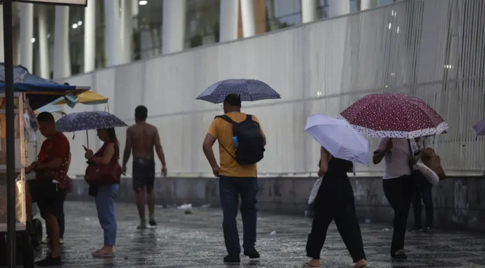 Inmet: maioria das regiões tem alerta de chuvas intensas nesta quarta