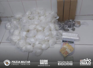 Polícia Militar prende criminosos com 10kg de drogas em Barueri