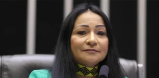 Deputada é cassada por pagar tratamento estético com dinheiro público