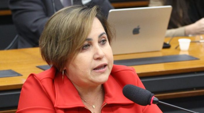 Deputado sugere que Câmara avalie propostas sobre educação a distância que estão em tramitação Deputado sugere que Câmara avalie propostas sobre educação a distância que estão em tramitação