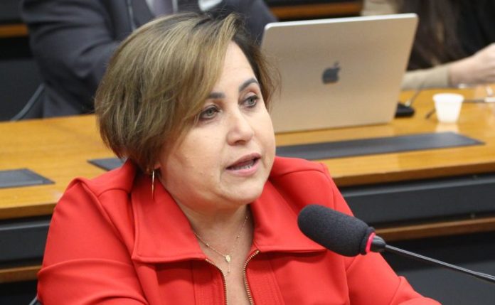 Deputado sugere que Câmara avalie propostas sobre educação a distância que estão em tramitação