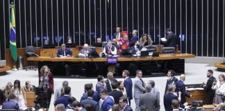 Deputados analisam projeto de refinanciamento de dívidas dos estados; acompanhe Deputados analisam projeto de refinanciamento de dívidas dos estados; acompanhe