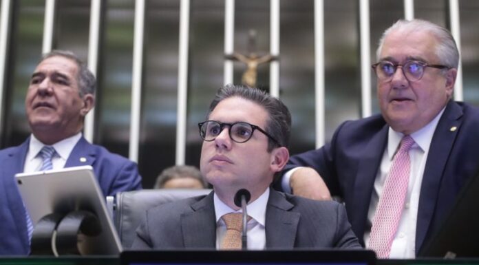 Deputados analisam projeto que reformula a Lei de Concessões Públicas; acompanhe Deputados analisam projeto que reformula a Lei de Concessões Públicas; acompanhe