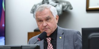 Deputados criticam ausência do ministro das Relações Exteriores em audiência pública Deputados criticam ausência do ministro das Relações Exteriores em audiência pública