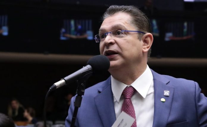 Deputados de diferentes partidos criticam pena de cassação contra Glauber Braga