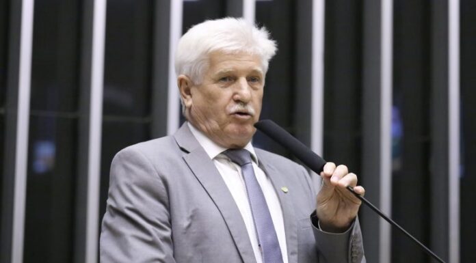 Deputados podem votar projeto contra mineração ilegal em terras indígenas; ouça Deputados podem votar projeto contra mineração ilegal em terras indígenas; ouça