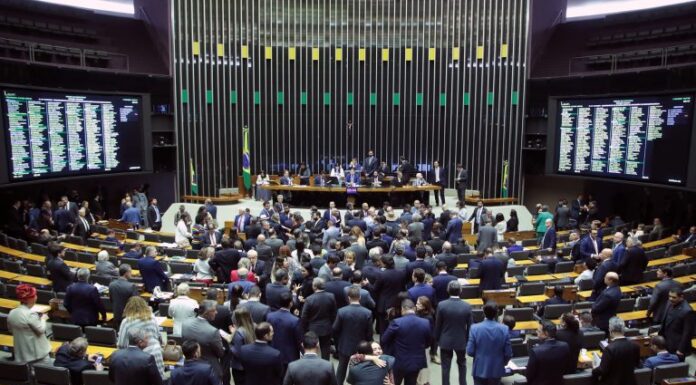 Deputados retomam votações após recesso Deputados retomam votações após recesso