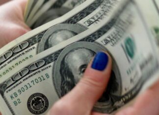 Temor com variante delta eleva dólar para R$ 5,25