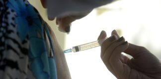 Pesquisa indica espaço para avançar na adesão de adultos à vacinação