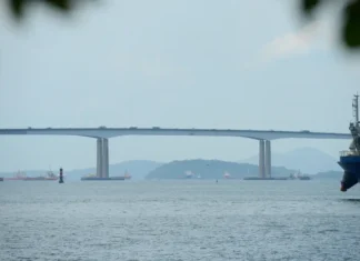Com fluxo diário de 150 mil veículos, Ponte Rio-Niterói faz 50 anos
