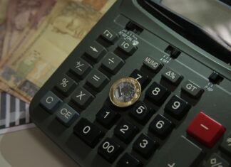 Endividamento e inadimplência crescem em agosto, diz CNC
