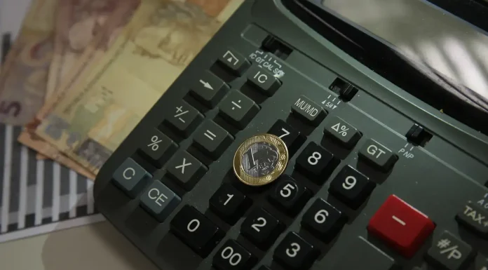 Inadimplência das famílias na cidade de SP cai para 19% em fevereiro