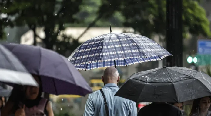 Tempestade deixa 129 mil clientes sem luz na grande São Paulo