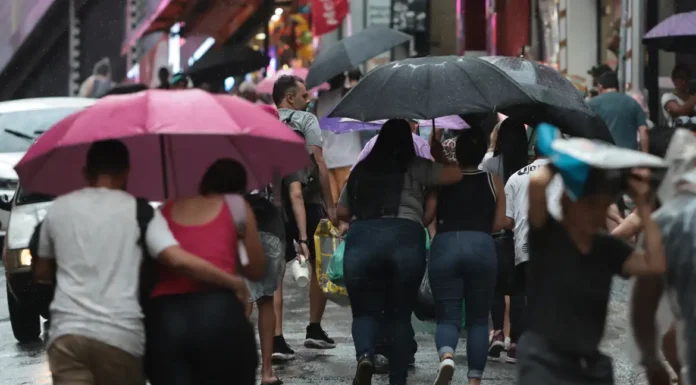Capitais do Centro-Sul terão chuvas e ventania até quinta-feira