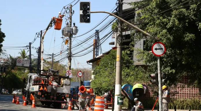 Justiça manda Enel restabelecer energia elétrica em SP em 12 horas
