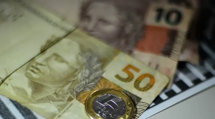 Tesouro paga R$ 1,05 bi em dívidas de estados e municípios em novembro