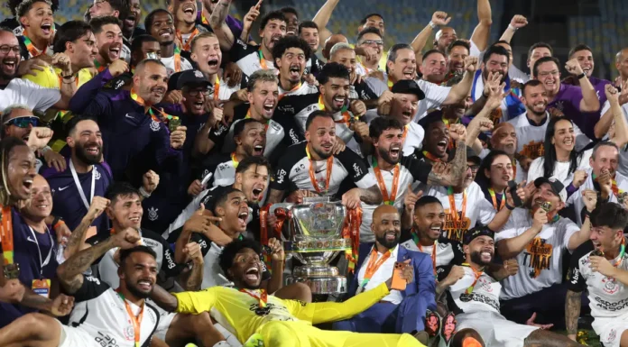 Corinthians vence Vasco e conquista tetracampeonato da Copa do Brasil