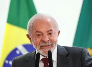 Lula faz discurso de Natal em cadeia nacional de rádio e televisão