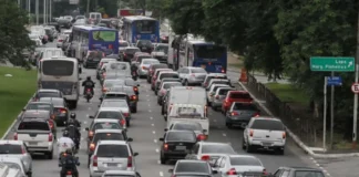 Feriado deve movimentar mais de 3 milhões de veículos em São Paulo