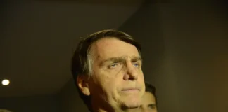 Defesa de Bolsonaro pede prisão domiciliar humanitária ao STF