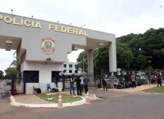 Remédios são levados para Bolsonaro, preso preventivamente em Brasília