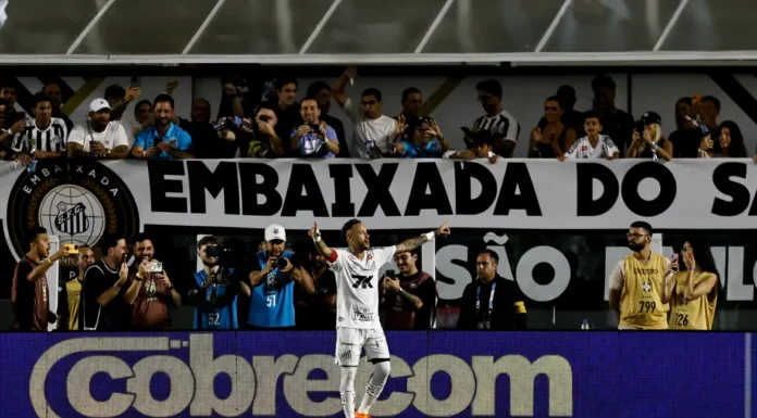 Brasileirão: Neymar marca, Santos vence e deixa zona de rebaixamento