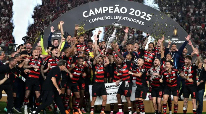 Flamengo vence Palmeiras e vira 1º brasileiro tetra da Libertadores